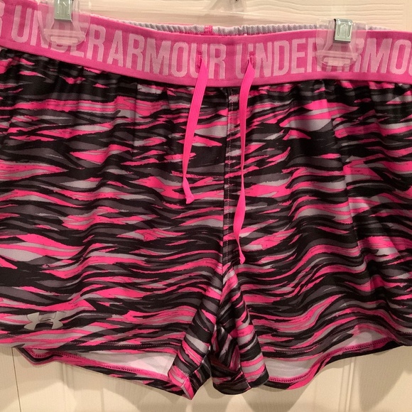 Under Armour Pants - Under Armour Women’s Play Up shorts